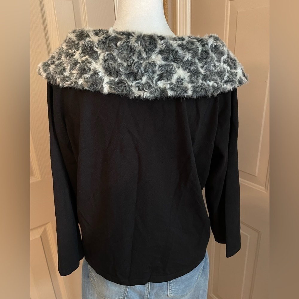 Pink Poodle Cardigan With Detachable Faux Fur Collar. - Picture 2 of 10